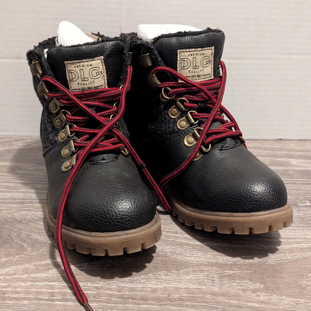 DLG | fleece lined laced short boot